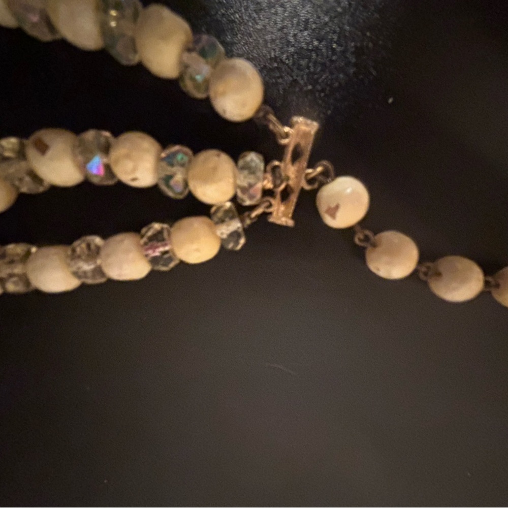 Hattie Carnegie signed Elegant Cream Beaded Necklace with clear crystals - Picture 5 of 9